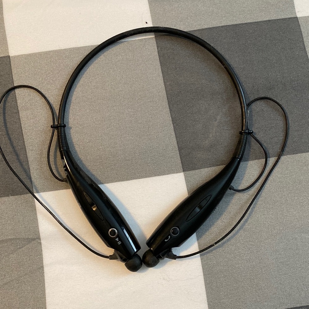 LG Tone